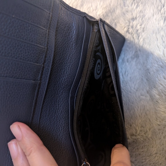 Brighton Interlok Wallet With Strap - Picture 8 of 9